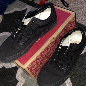 black vans size 9.5